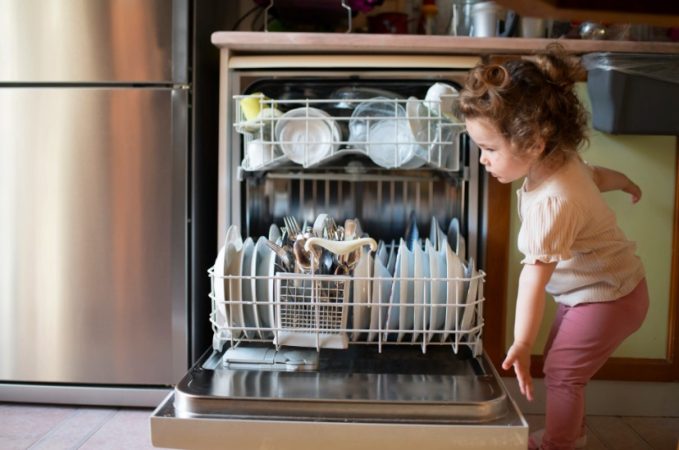 Si tienes lavavajillas debes saber que ademas de la vajilla y los cubiertos puedes limpiar tambien estas otras cosas 2 Merca2.es