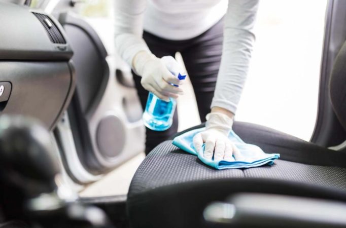 Te contamos el truco 'mágico' para dejar los asientos del coche como nuevos 32 Merca2 Truco casero para una tapicería impoluta