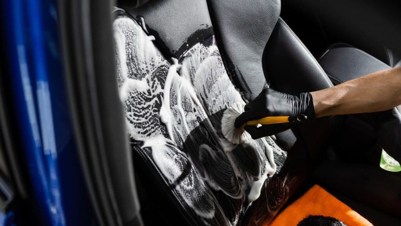 Te contamos el truco 'mágico' para dejar los asientos del coche como nuevos 33 Merca2 Amplía tu arsenal de trucos: alternativas para dejar tu tapicería impecable