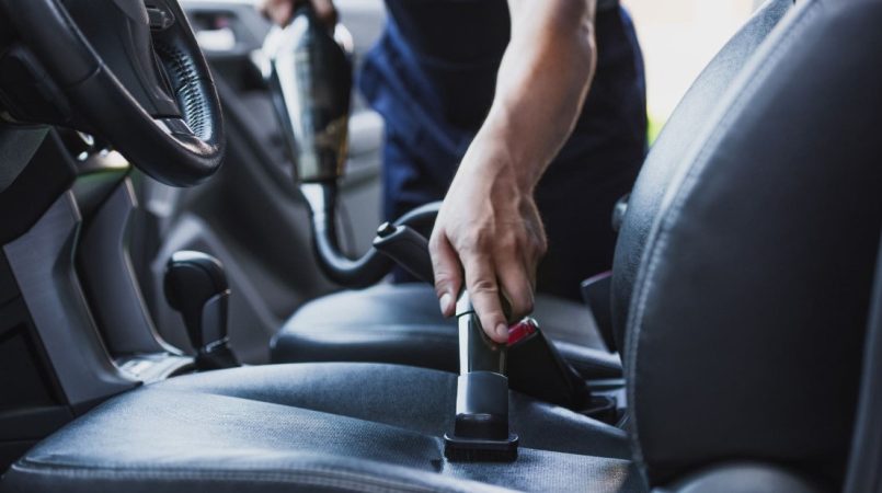 Te contamos el truco 'mágico' para dejar los asientos del coche como nuevos 23 Merca2 Recupera el esplendor de tus asientos con este método casero de dos ingredientes