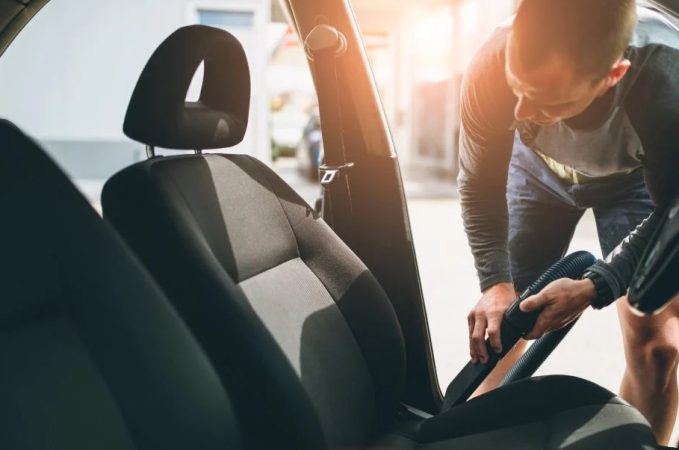 Te contamos el truco 'mágico' para dejar los asientos del coche como nuevos 24 Merca2 El secreto: solo dos ingredientes para el cambio radical