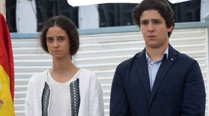 Victoria Federica se abre y cuenta cómo es la compleja relación con su hermano Froilán y el resto de la familia Real 88 Merca2 Ella estará allí siempre que su hermano la necesite
