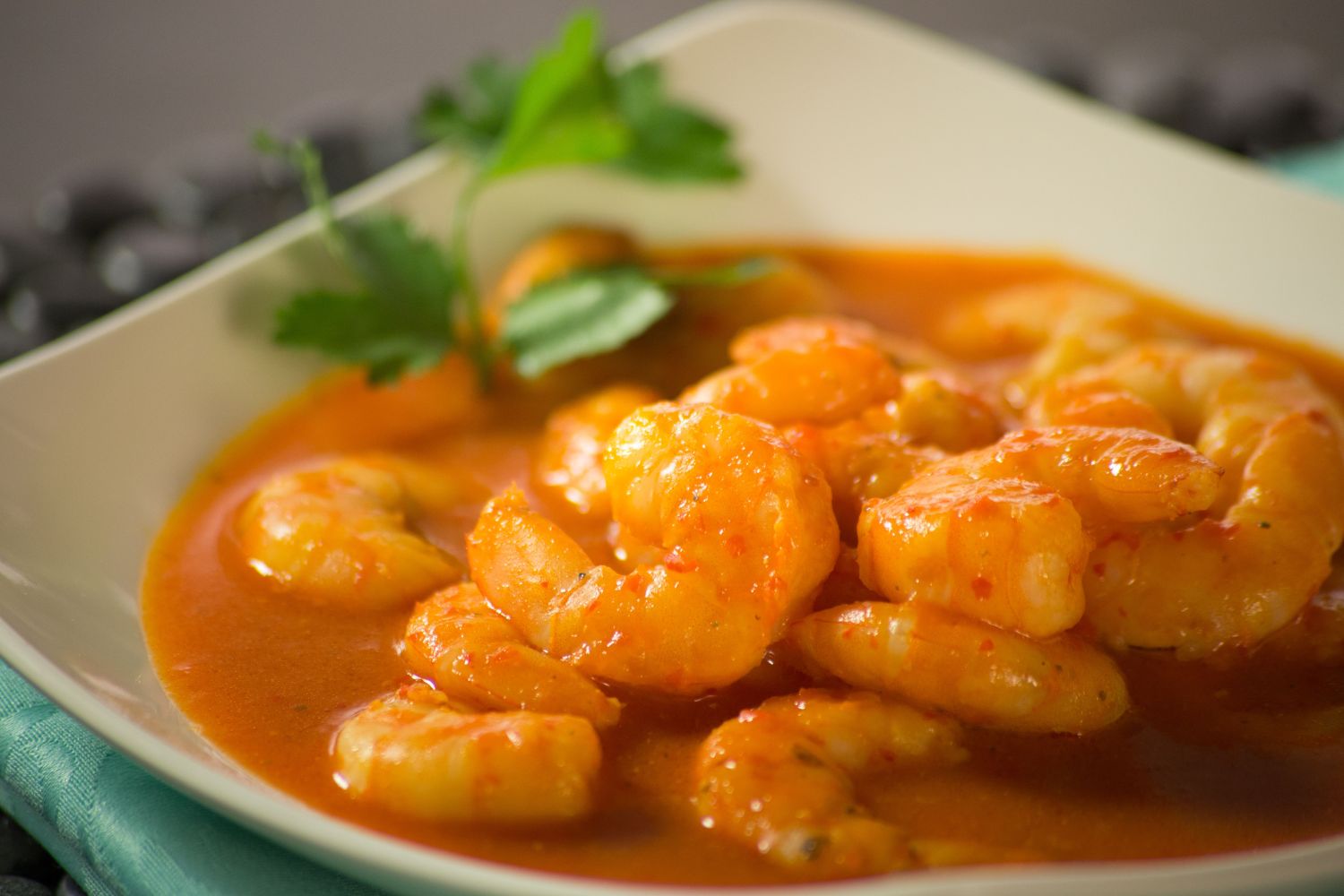 EL ARTE DE DESCUBRIR NUEVOS SABORES: MARIDAJE CON VINOS Y ACOMPAÑAMIENTOS