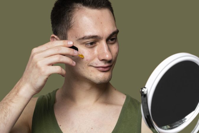 hombre guapo seguro acne Merca2