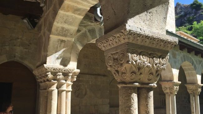 La iglesia de San Pedro de la Rúa: románico en pleno Camino de Santiago 3 Merca2.es EVENTOS CULTURALES Y SOCIALES