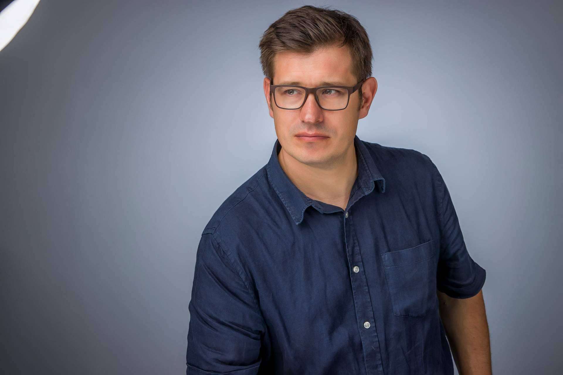 Las empresas españolas apuestan por el retrato corporativo ‘headshot’