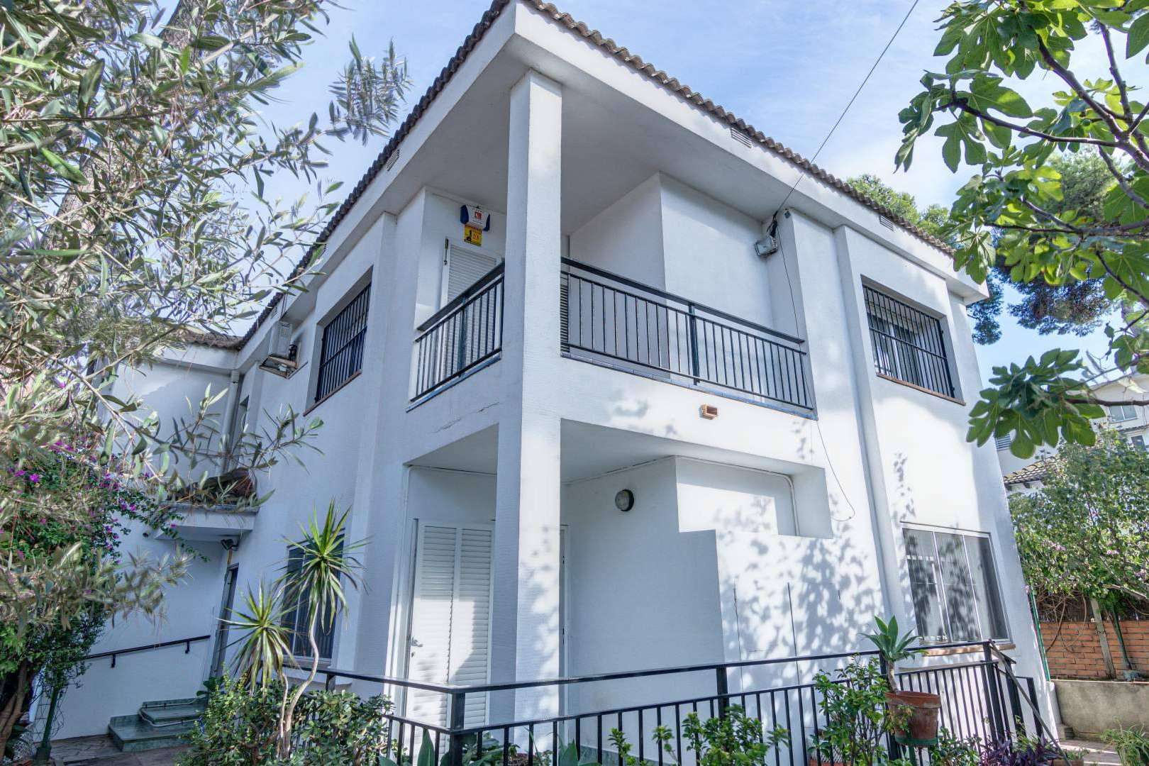 Monika Rüsch y su amplio catálogo de casas en venta en Castelldefels
