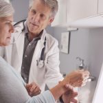 Cómo evitar que la osteoporosis nos haga más frágiles