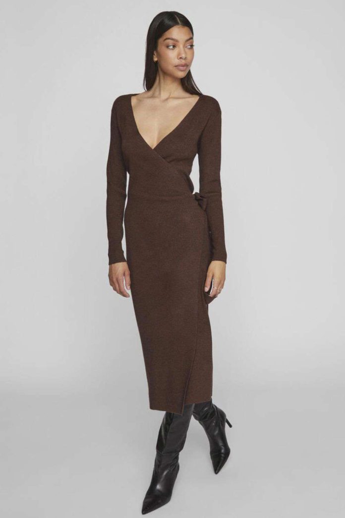 Luce tipazo por menos de 30 euros con esta colección de vestidos de punto de Cortefiel