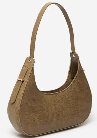 Cortefiel se apunta a la moda de los bolsos baguette tipo Celine, con este modelo superrebajado 3 Merca2.es 2024021414015072126 Merca2.es