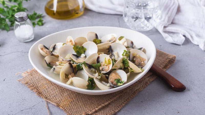 Cómo cocinar unas almejas al vino en menos de 5 minutos al microondas 1 Merca2.es 6075852288894.r d.999 668 0 Merca2.es