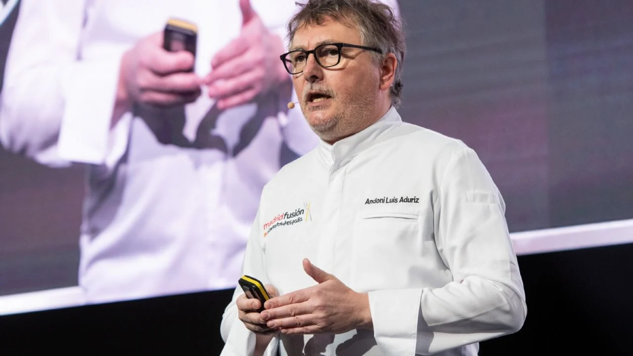 Tortilla de bacalao al estilo Andoni Luis Aduriz: Una delicia que no te puedes perder 3 Merca2.es COCINA DE EXPERIMENTACIÓN: TEXTURAS Y AROMAS