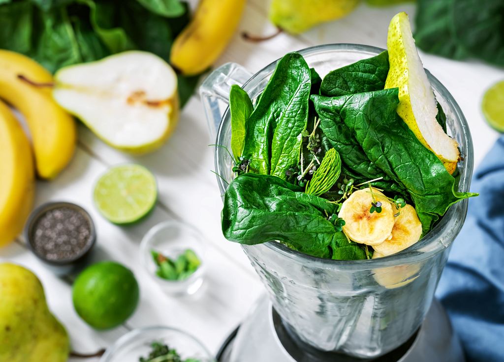 Espinacas, zanahoria y limón: Tu cóctel detox casero 1 Merca2.es ESPINACAS: EL VERDE DE LA VIDA