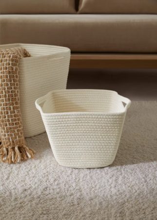 Cesta con asas
