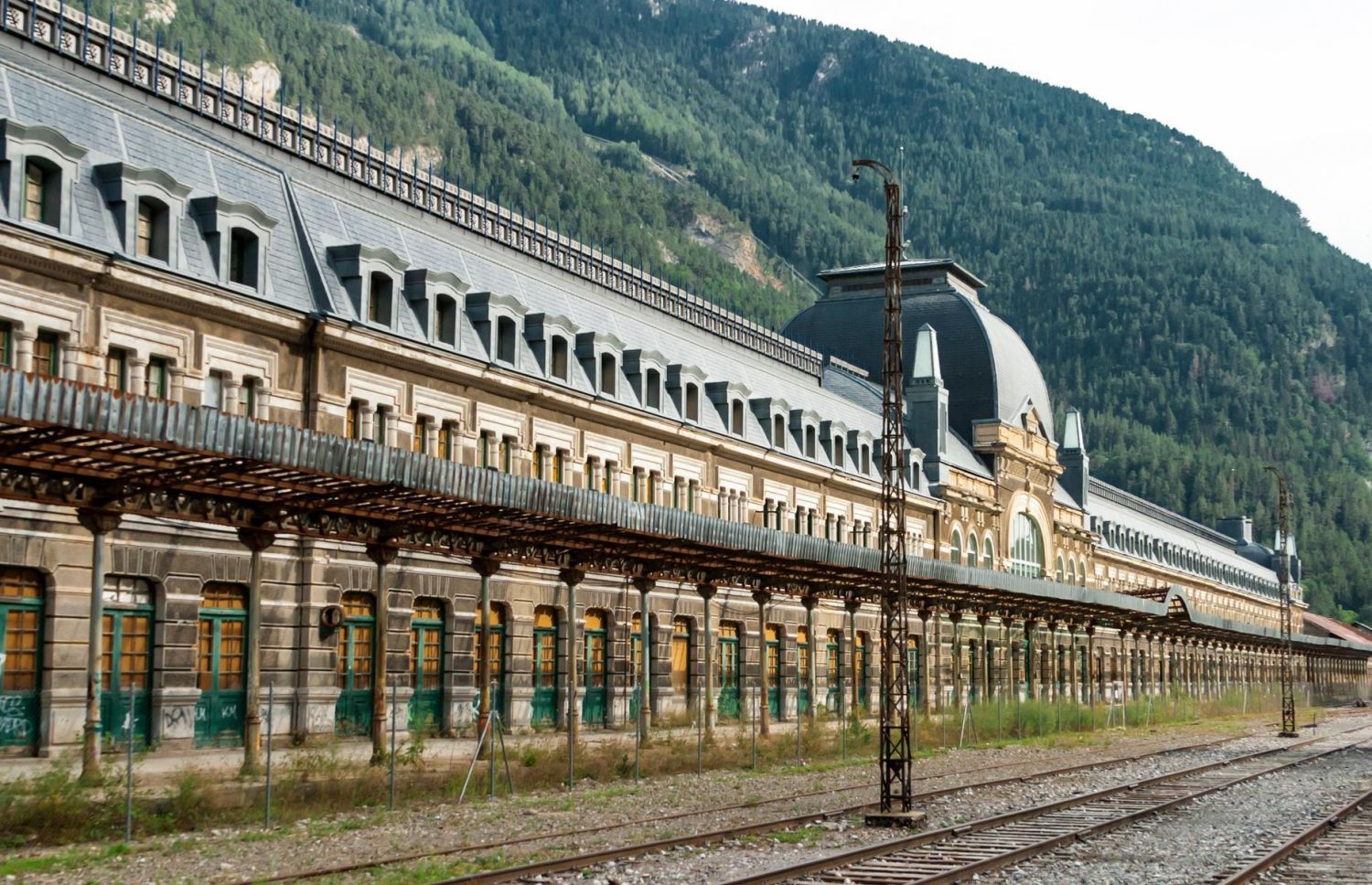 Si te apasionan los deportes de invierno, no dudes en visitar Canfranc en Huesca