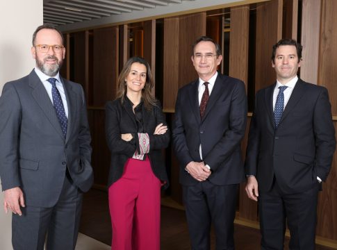 White & Case incorpora a Íñigo del Guayo como consejero