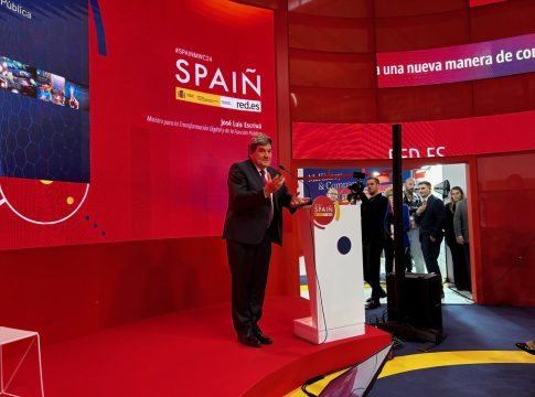 El Gobierno aprueba con urgencia la 'SEPI digital' que comprará parte de Telefónica