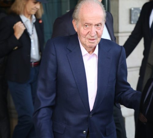 Está de visita en Madrid, para visitar a sus parientes y amigos