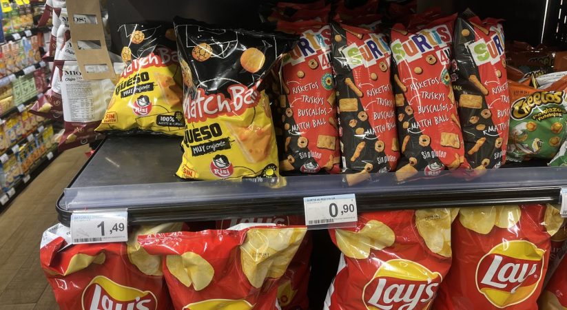 Carrefour abre una guerra comercial entre Risi y Frit Ravich 1 Merca2.es IMG 7325 e1707230919862 Merca2.es