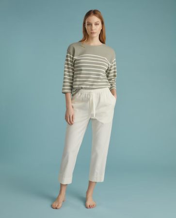Pantalón recto con bolsillos