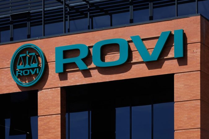Jefferies, tiene sobre Laboratorios Farmacéuticos Rovi SA una recomendación de Comprar con un precio objetivo de 71,70 euros que suponen un potencial alcista del 28% desde los precios actuales. 