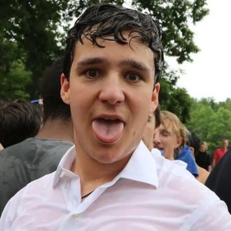 La vida de Froilán en Abu Dabi: ¿más tranquila que en Madrid?