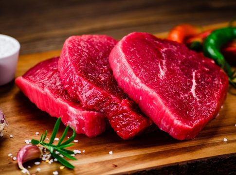 carne-rosie ¡Músculos de Acero! Los 6 alimentos ricos en proteínas que necesitas