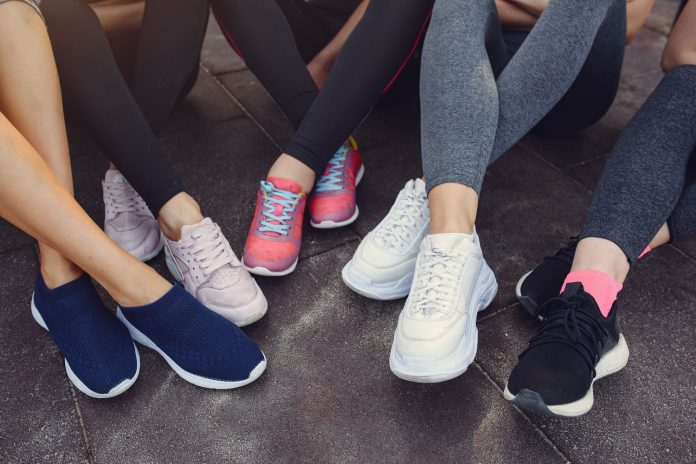 El Corte Inglés tiene rebajadas todas las zapatillas de Adidas: de las Gazelle a las Stan Smith