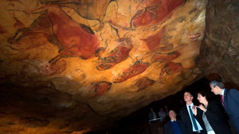 Santillana del Mar: el pueblo de las tres mentiras 49 Merca2.es Las Cuevas de Altamira: la Capilla Sixtina del paleolítico