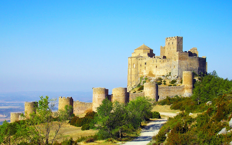 UN LEGADO QUE PERDURA: EL CASTILLO DE LOARRE