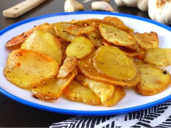 Patatas al ajo cabañil: Descubre el origen y deléitate con la esencia de esta receta 2 Merca2.es patatas al ajo cabanil 600x450 1 Merca2.es