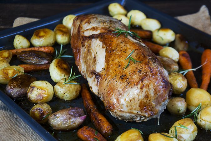 Redondo de ternera al horno: un placer gastronómico para todos los paladares 3 Merca2.es redondo ternera asado3jpg Merca2.es