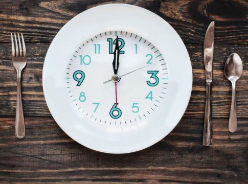 AYUNOS INTERMITENTES Ayuno intermitente: ¿Es el santo grial de las dietas? ¡Descúbrelo!