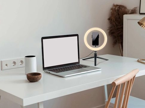 Aro de luz LED con soporte para móvil Aro de luz LED con soporte para móvil