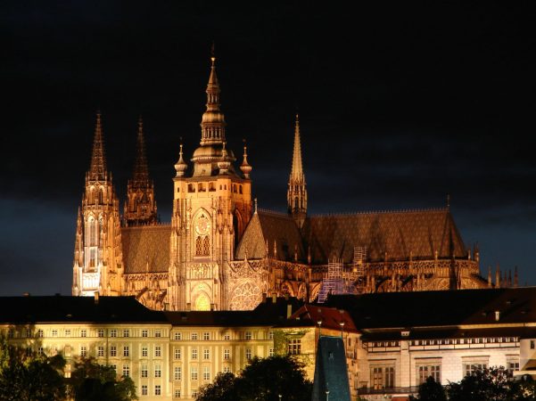 De Praga a Edimburgo: los mejores destinos para el puente de octubre 14 Merca2.es CASTILLO DE PRAGA Merca2.es