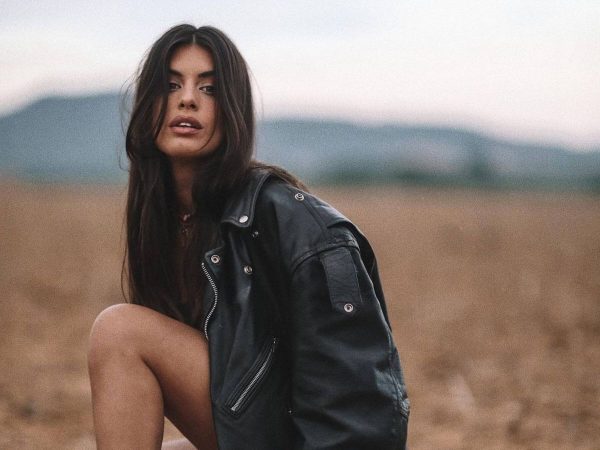 Dulceida y el inusual ofrecimiento de venta de ropa interior usada