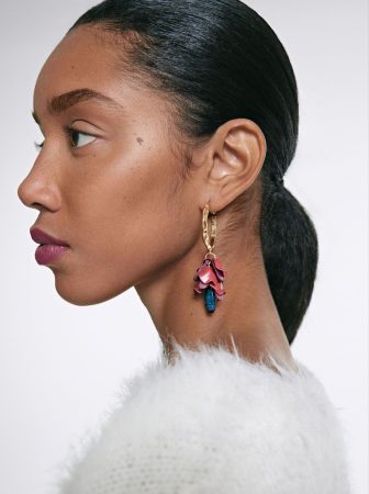 Renueva tu joyero con la nueva colección de pendientes de Parfois que está súper barata 80 Merca2 Hoop Earrings With Resin