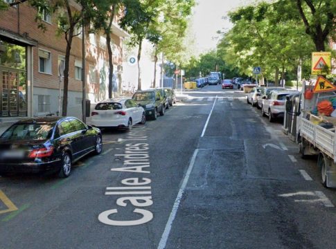 La-DGT-deja-claro-si-puedes-ser-multado-por-aparcar-en-sentido-contrario-al-de-la-via-3