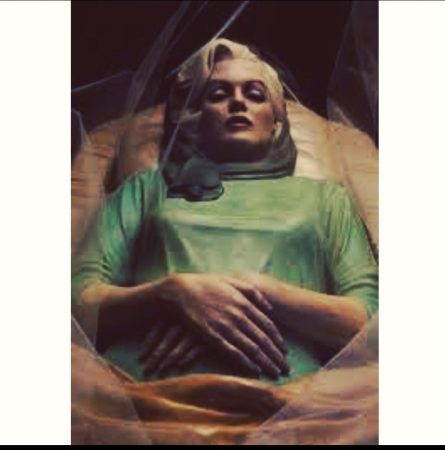 El vestido final de Marilyn Monroe: historias ocultas y misterios desvelados 1 Merca2.es Marilyn Monroe escultura Merca2.es