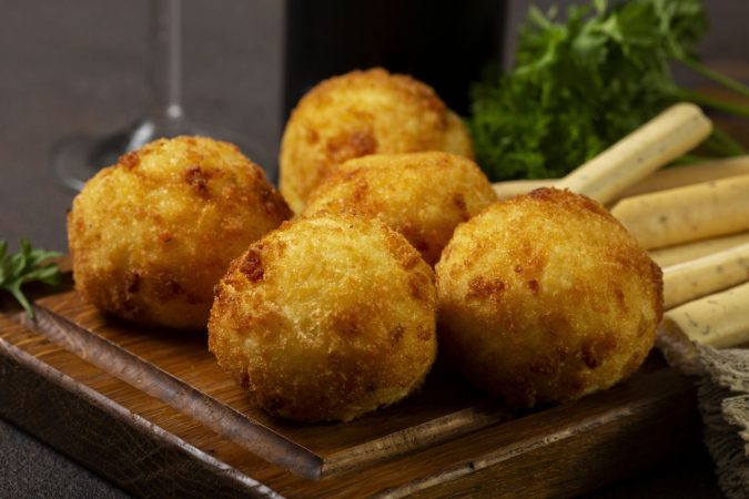 delicious fried food croquettes arrangement Merca2