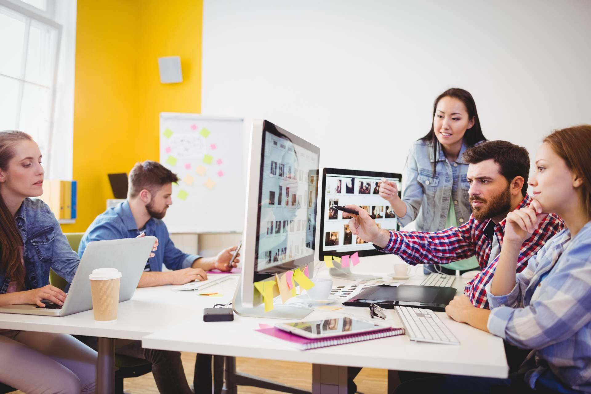 Viernes es una agencia creativa que aporta estrategia e innovación en marketing, comunicación y publicidad