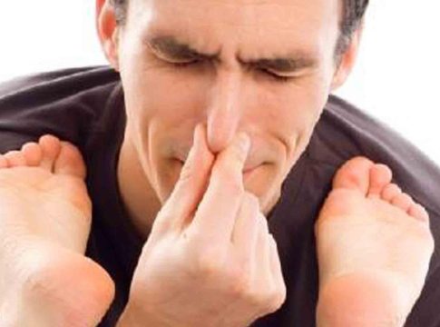 mal olor de pies 2 ¿Por qué huelen mal los pies? Con estos consejos puedes evitarlo