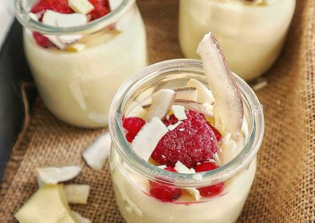 Natillas de chocolate blanco con solo tres ingredientes 1 Merca2.es natillas de chocolate blanco con 4 ingredientes foto principal Merca2.es