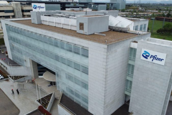 Pfizer prevé aumentar los superventas de oncología de cinco a ocho en 2030 1 Merca2.es pfizer sede Merca2.es