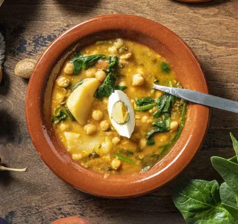 Receta de potaje de vigilia: De la tradición a la mesa 1 Merca2.es potaje de vigilia tradicional Merca2.es