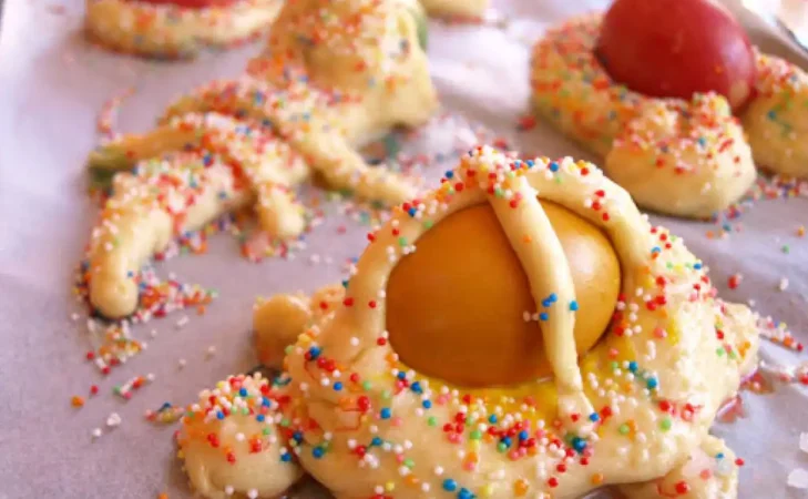 Mona de Pascua, la tradición dulce y colorida hecha postre 3 Merca2.es receta mona k61B U130944845667sd 1248x770@Las Provincias Merca2.es