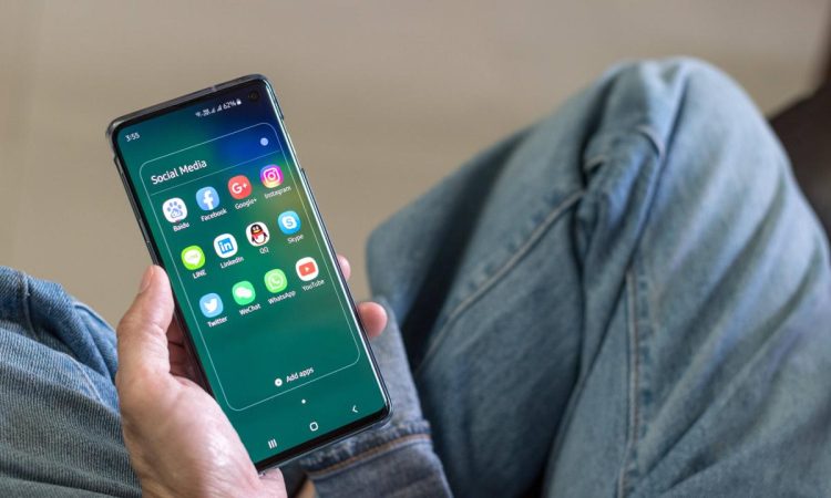 ¿Quieres desconectar del trabajo en vacaciones? Si tienes móvil Android, haz esto 16 Merca2.es 8 trucos ocultos de tu móvil Android que no conoces