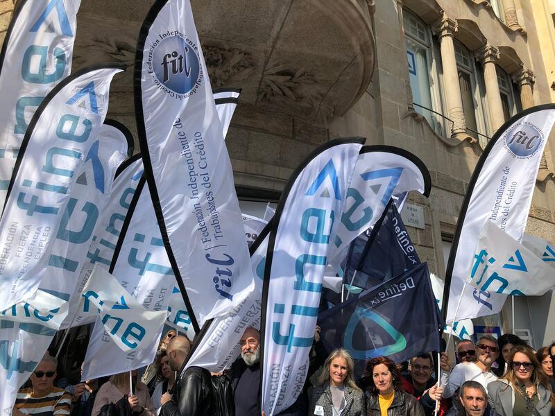FINE anuncia una nueva movilización en la banca para este miércoles, coincidiendo con la junta de Sabadell FINE anuncia una nueva movilización en la banca para este miércoles, coincidiendo con la junta de Sabadell
