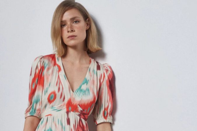 El vestido túnica de Cortefiel que es tendencia esta primavera 1 Merca2.es 840 560 Merca2.es