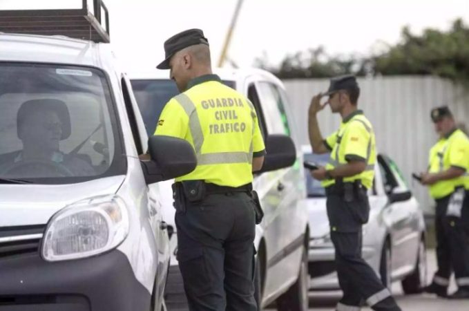 Asi seran los controles de carretera de la Guardia Civil a partir de ahora 12 Merca2.es